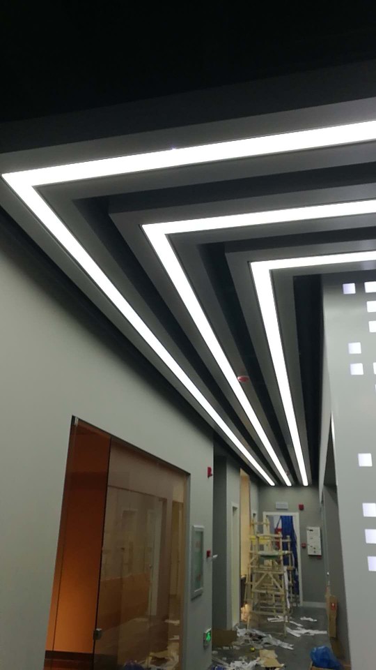 拼接led線條燈辦公照明應(yīng)用|大連磐海數(shù)據(jù) -佛山火樹銀花照明 拼接led線條燈辦公照明應(yīng)用|大連磐海數(shù)據(jù) -佛山火樹銀花照明